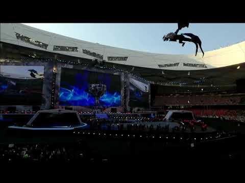 League Of Legends Hologram Kadim Ejderha Gösterisi/Worlds 2017