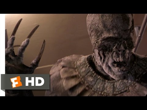The Mummy Returns (4/11) Movie CLIP - Mummy Battle on a Bus (2001) HD
