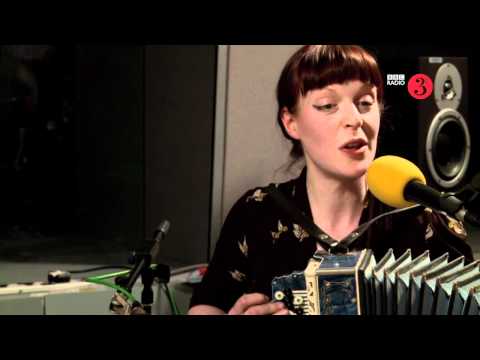 Mary Hampton performs Schubert's  'Der Leiermann'