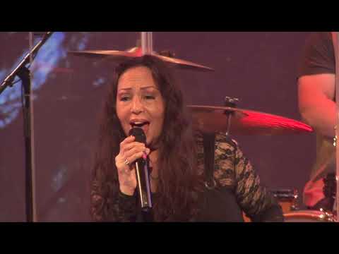 Yvonne Elliman - Love Me (Live) - Boston 2022