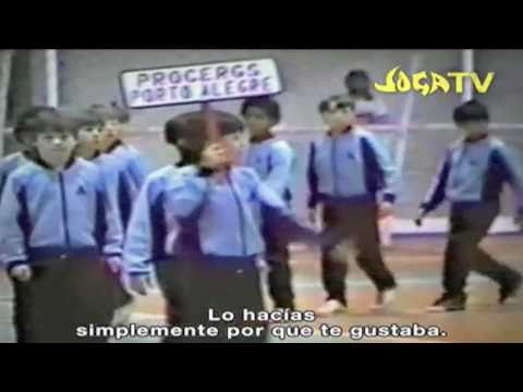 J10 FUTBOL - Ronaldinho as a kid "How FREESTYLE SOCCER Benefits you as a Footballer..."