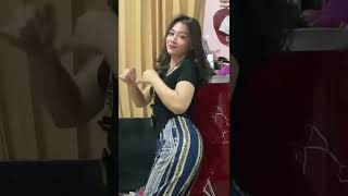 Download lagu Goyang tiktok viral #shorts #short #tiktok #goyang #goyangtiktok #goyanghot mp3