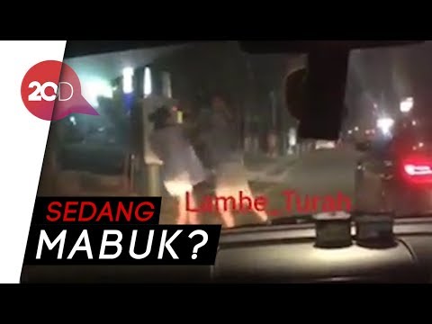 Al Ghazali Caught on Camera Roughly Pushing His Girlfriend?