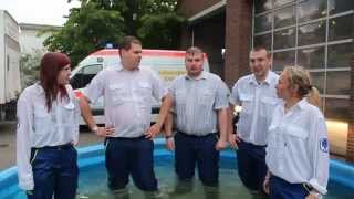 preview picture of video 'Cold Water Challenge 2014 - Ehrenamtliche Bereitschaft des KBA Norderstedt'