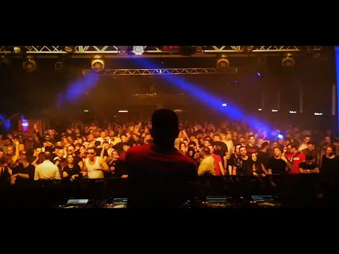 Raul Young @ Akvárium Klub Budapest (NagyHall) 01/04/2022 Black Mamba