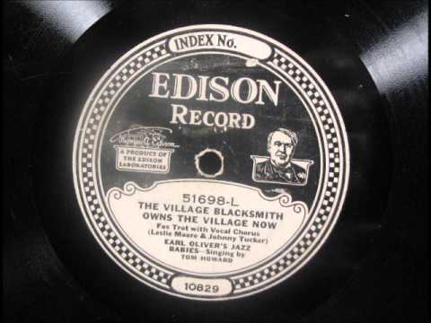 THE VILLAGE BLACKSMITH OWNS THE VILLAGE NOW by Earl Oliver's Jazz Babies 1926 DD51698