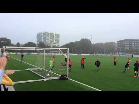 Maarten scoort tegen SV Erasmus