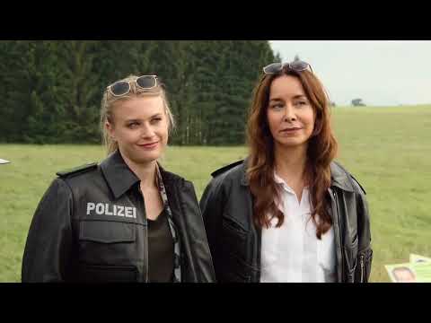 Hubert Ohne Staller S08 E01, Ein hochprozentiger Abgang - Riedl trifft auf zwei Betrügerinnen 🤣