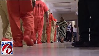 Seminole sheriff’s office holds hiring event after lowering age for detention deputy position