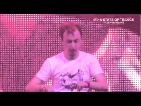 Armin van Buuren & Andrew Rayel - Eiforya (Andrew Live)