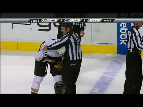 George Parros vs Darcy Hordichuk