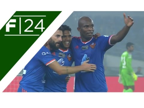 Fernandes scores a double within two minutes