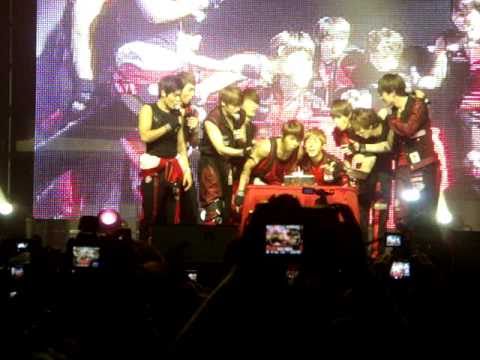 ZE:A Singapore Showcase -  Happy Birthday to Minwoo and Kwanghee ♥