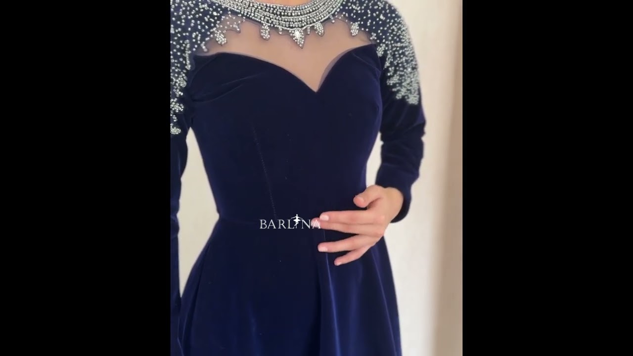 فستان نيلي ملكي داكن بأكتاف مزينة بخرز - XXL