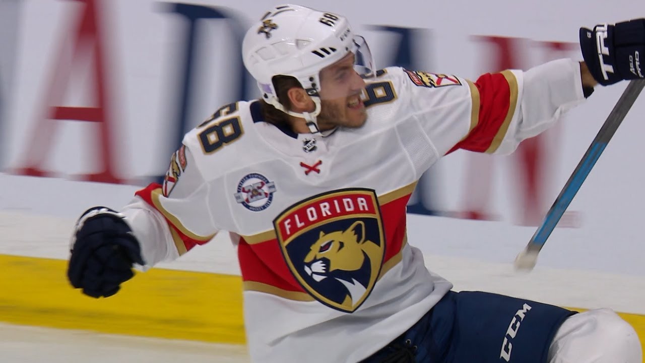 Vidéo: Mike Hoffman a NARGUÉ le banc des Sénateurs après son but...