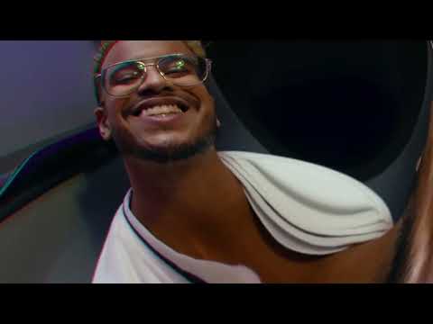 Donsoavy- “RoadRunner” Visualizer  