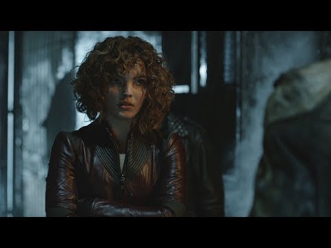 Selina Kyle | attacks a group of thugs [Gotham 4x01] 1 / 4