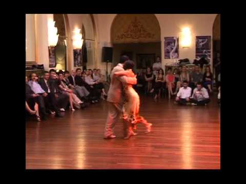  Fabian Peralta  and  Virginia Pandolfi  are  dancing  to  the  tango  "  Tigre Viejo  "