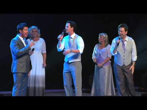 Heritage Singers / "I Will Glory In The Cross" (Live from Prague)