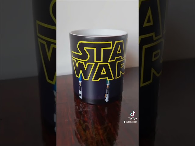Vídeo relacionado con Star Wars Lightsaber Calor Cambio Taza de la magia de la Copa