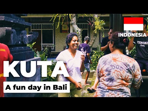 This is how the Balinese party 💃🏻 ULUWATU TEMPLE and BALI BEACHES