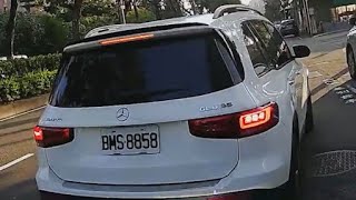 我大賓士就是可以說轉就轉，說停路邊就停路邊（檢舉失敗）（車號：BMS-8858）