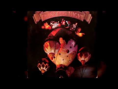 Three Dog Night - Old Fashioned Love Song