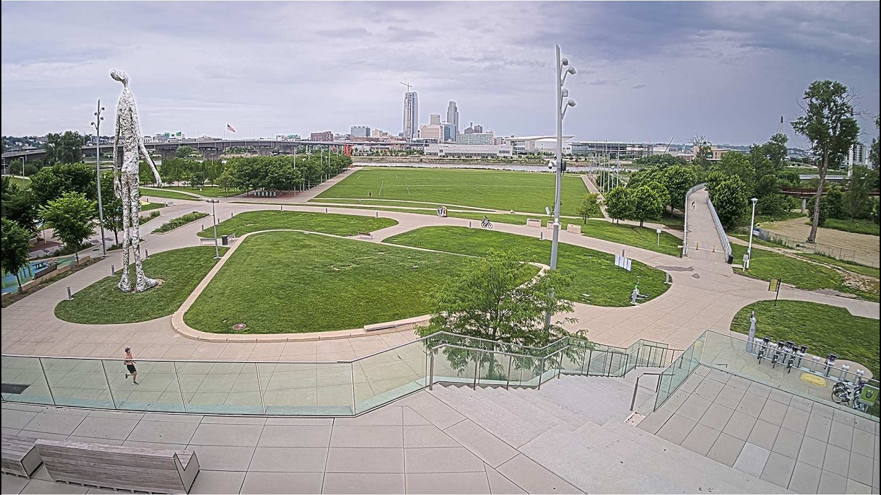 Live webcam view of Omaha Skyline from Council Bluffs