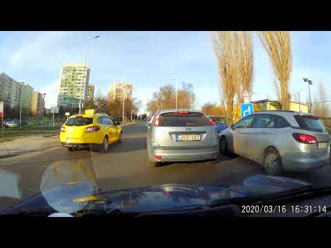 [BunkóPestiek] Amikor két hülye találkozik - Taxis VS szabálytalanul megforduló (2020.03.16 Hungary)