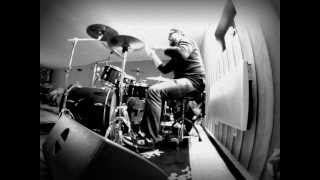 Guillaume Bideau drumming
