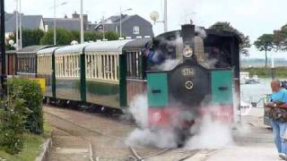 preview picture of video 'Steam train leaving St-Valery-sur-Somme for Noyelles-sur-Mer'