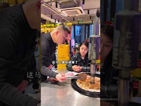 看見美女一口沒吃，老闆過來問一下咋回事？#搞笑段子 #幽默搞笑 #看一遍笑一遍 #專治不開心