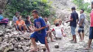 preview picture of video 'Krisis air bersih di Desa Rabeka Amarasi timur'