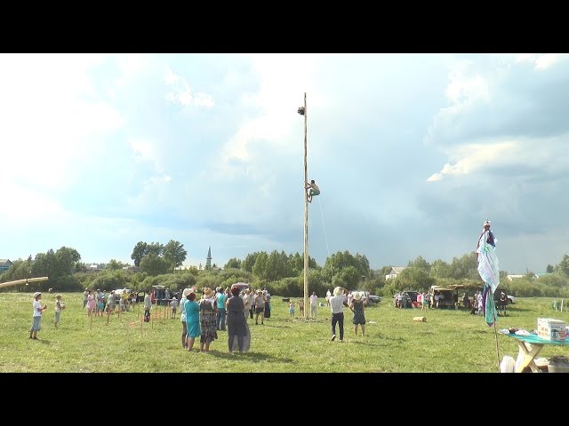 Веселился весь народ