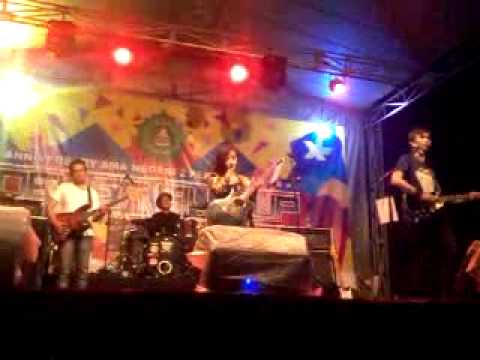 Evony Arty - Terlalu Manis (perform at SMADA Pekalongan)