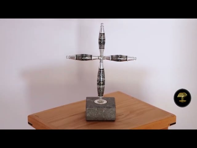 El Cabildo de Gran Canaria elabora para el Papa una cruz especial inspirada en el cuchillo canario