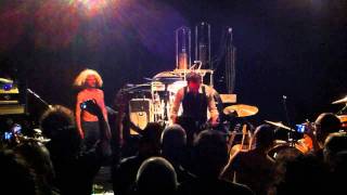 De Staat - Back To The Grind (Live @ De Piek)