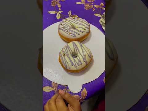 Doughnut and cakesikal decoration white and purple🥰😍 #shortvideo #cake #viral #cooking