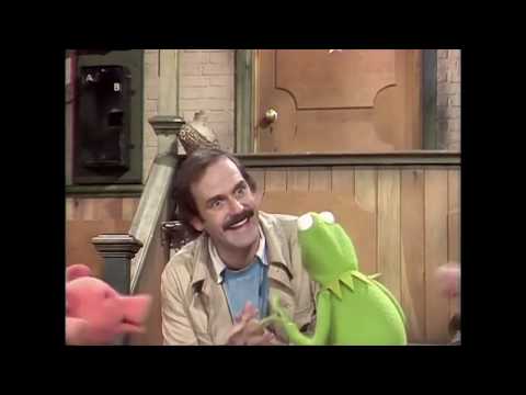 Muppet Show: John Cleese w/ Kermit