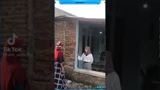 Download lagu Orang Ngapak Bertengkar Ada yang Tau Mereka Ngomong Apa mp3 Download lagu Orang Ngapak Bertengkar Ada yang Tau Mereka Ngomong Apa mp3