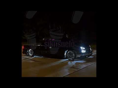 Linda Mujer - Ian Cordova /concert hall