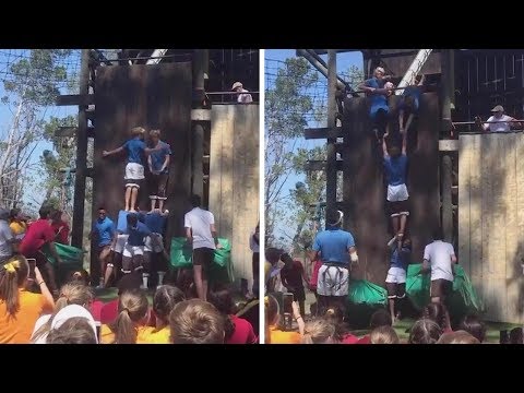 This Is How Six Dudes Climb A Obstacle Course Wall Together