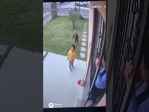 La mamá se bugueo!!🤣#funny #shorts #trending #youtubeshorts #viral #comedy #duende #mom