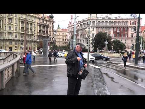 3 Wyprawa rowerowa Praga - Kalisz. Tańczące Domy Fred i Gringer