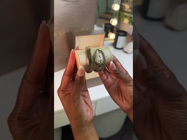 Vídeo relacionado con ROUREOX Set Caja Almacenamiento Reloj Único Acabado Negro Mate Interior Crema Estuche Display Bolsa Regalo Manual Set para Bvlgari Serpenti