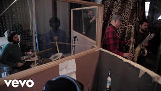 Sharon Jones & the Dap-Kings - Sail On!