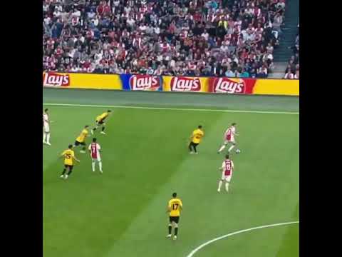 Frenkie de Jong's signature skill move