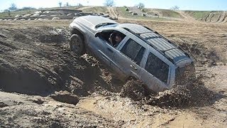 TJ, WJ, Dodge mudding. Whos the dumb ass?