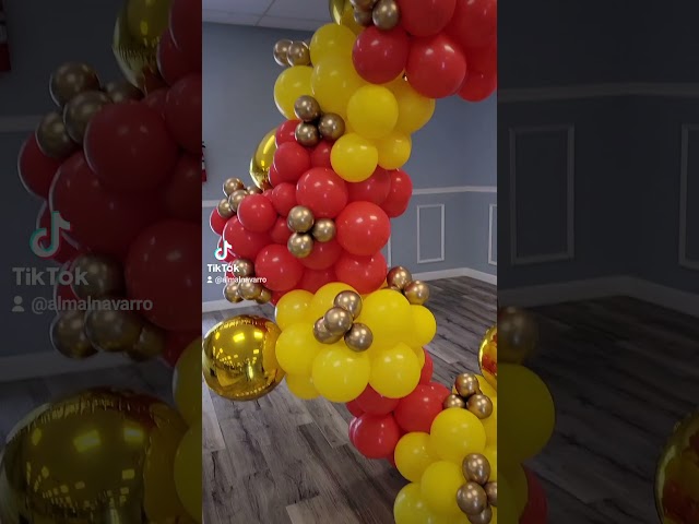 Vídeo relacionado con Winnie Pooh Decoración para Cumpleaños - Mantel, Globos y Tarta para Fiesta