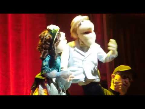 The Muppets Take The O2 - Wayne and Wanda 2/2